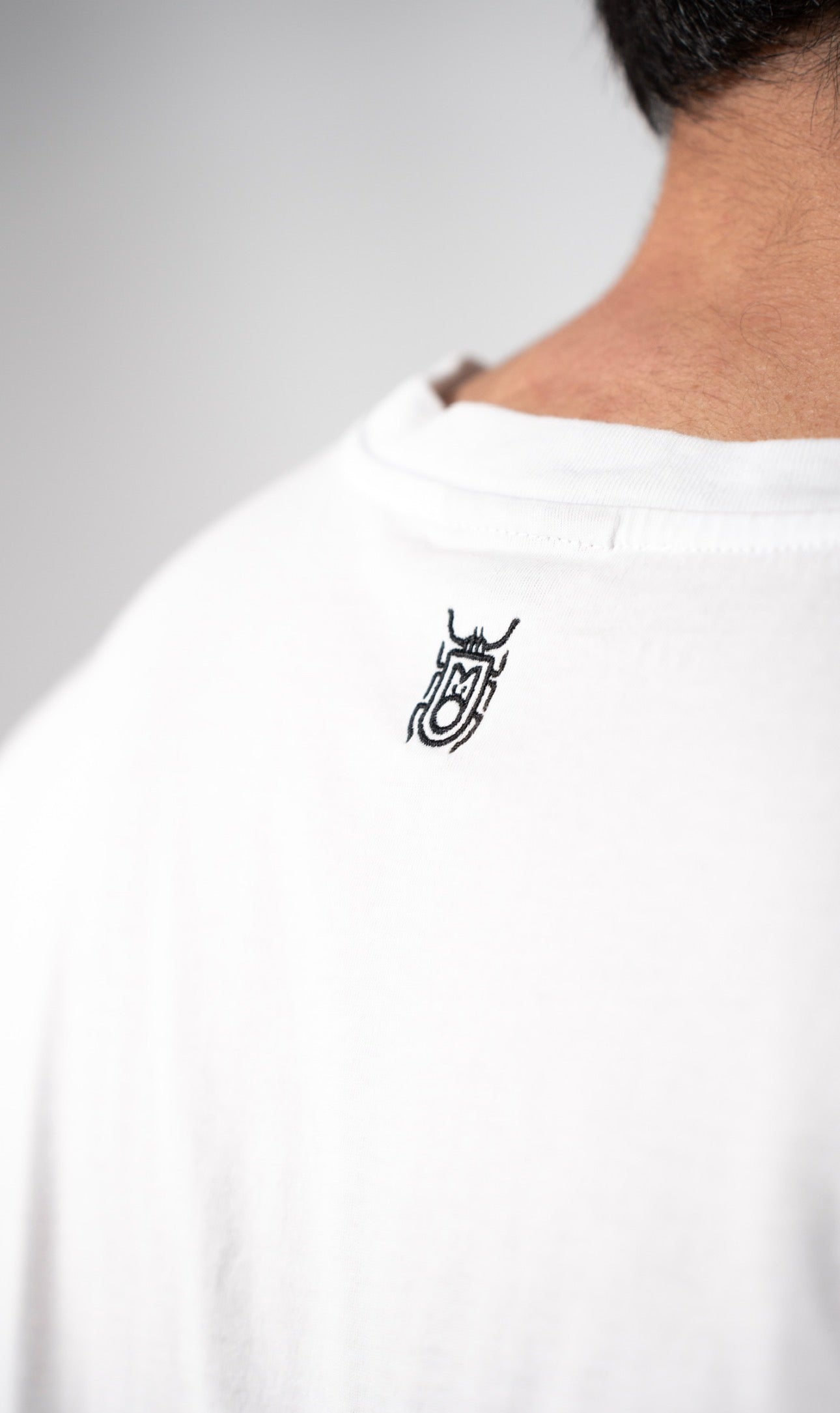 CAMISETA REGULAR BORDADO BLANCA
